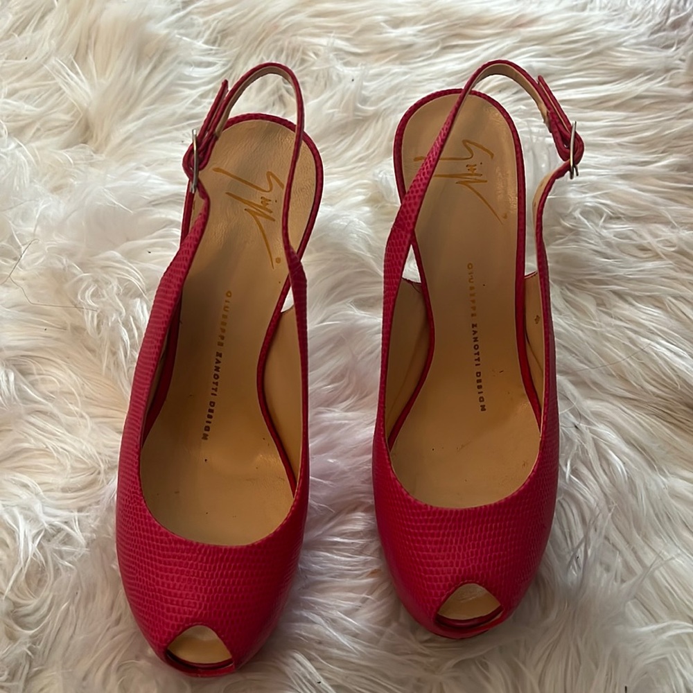 peep toe slingbacks